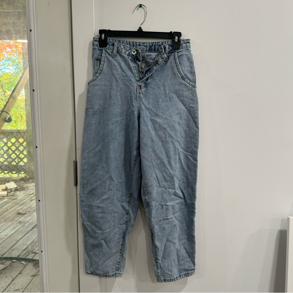 Balloon Leg Lightwash Blue Jeans
